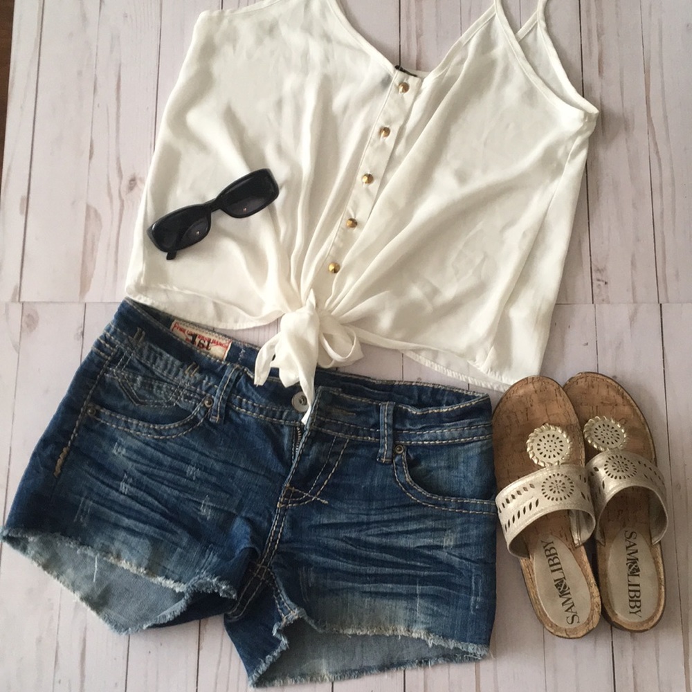 New listing 🎉Denim shorts